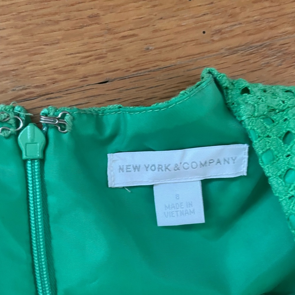 New York and company dress. Worn twice - Picture 2 of 2
